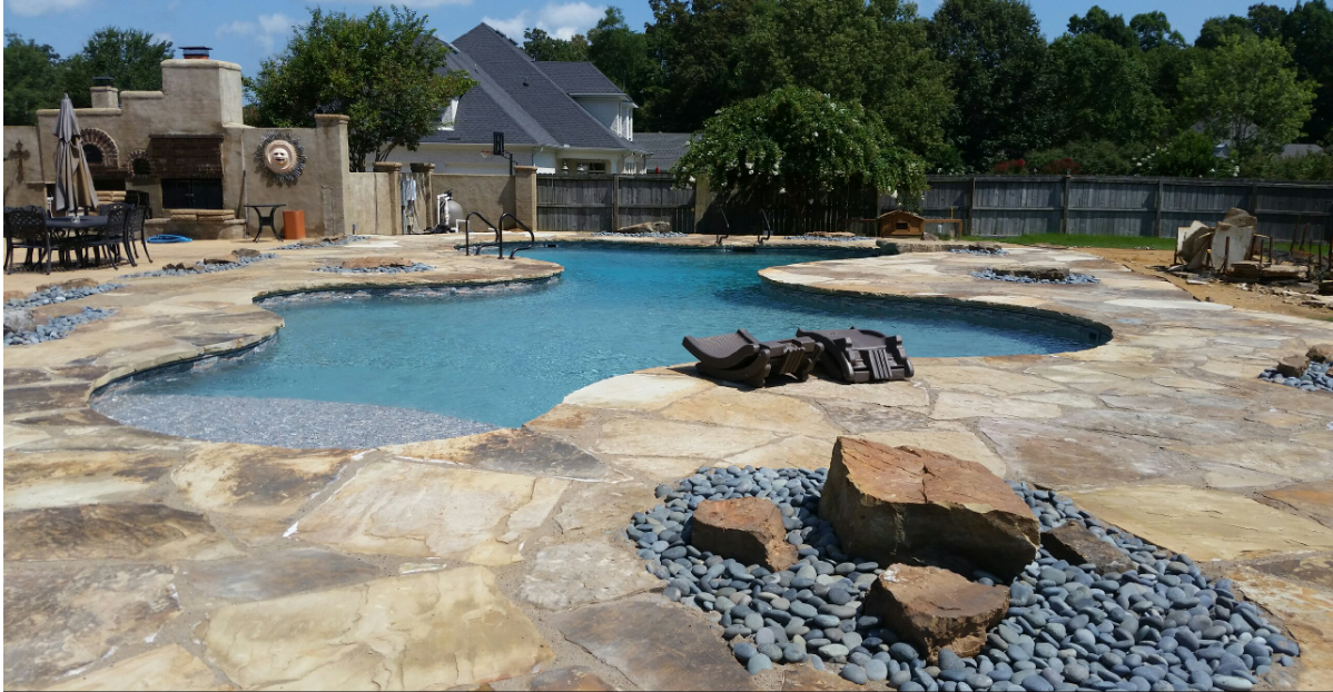 Vinyl Pools vs. Fiberglass Pools vs. Concrete Pools
